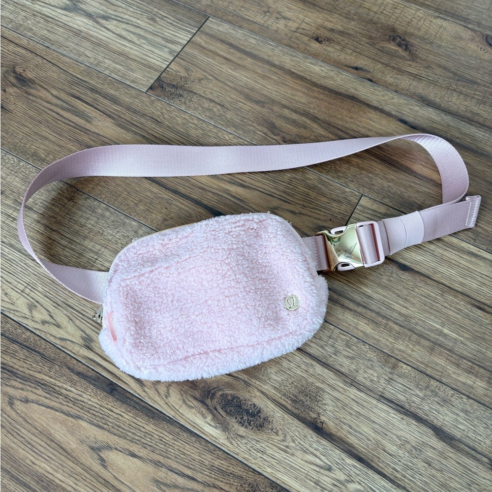 Lululemon Athletica Blush Sherpa Belt Bag